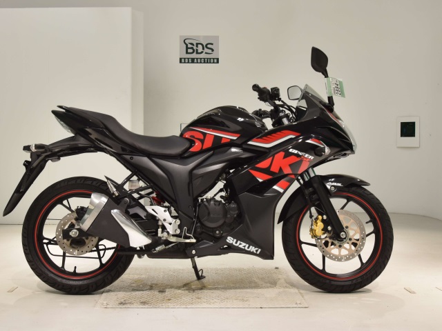 Suzuki GIXXER150SF