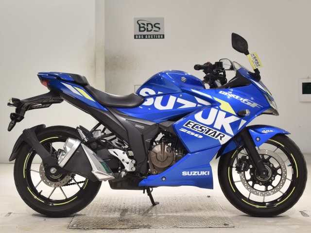 Suzuki GIXXER250SF