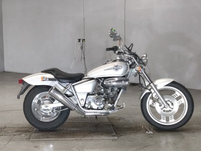 Honda MAGNA50