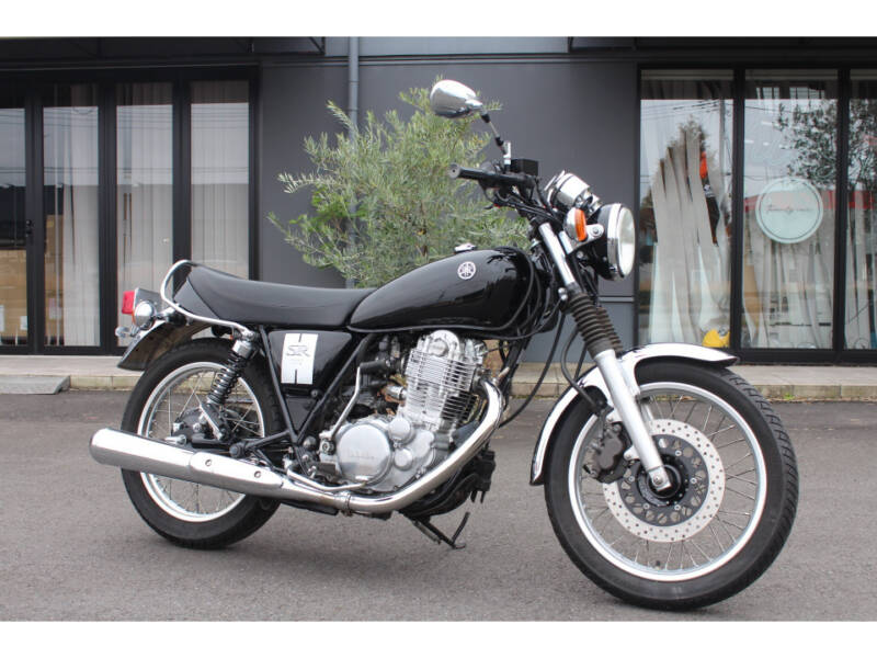 Yamaha SR400