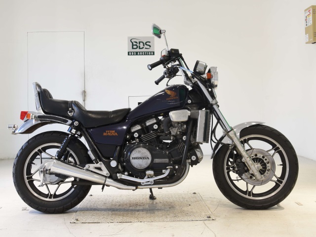 Honda MAGNA750