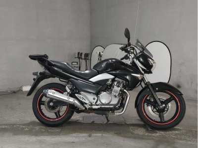 Suzuki GSR250