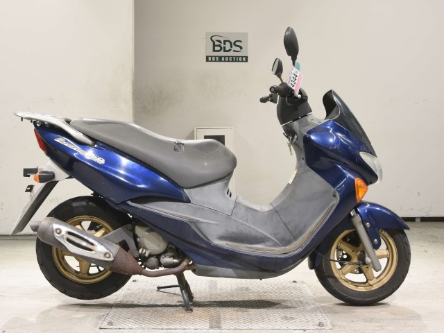 Suzuki AVENIS150