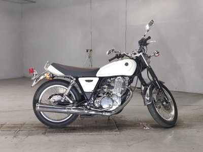 Yamaha SR400