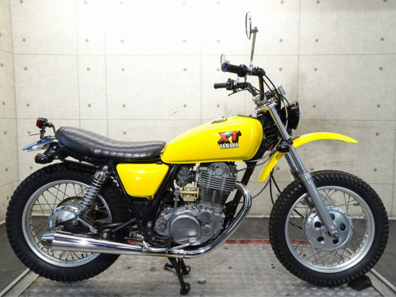 Yamaha SR400