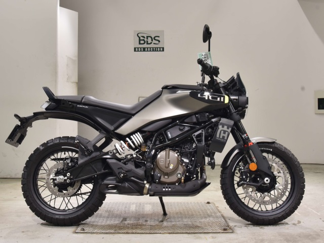 Husqvarna SVARTPILEN 401