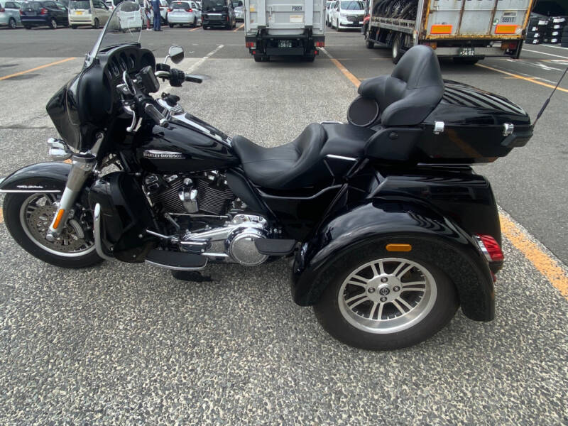 HD ELECTRA GLIDE FLHTCU1690 TRIKE