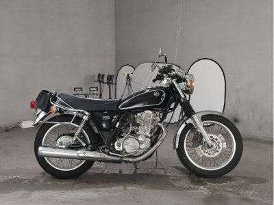 Yamaha SR400