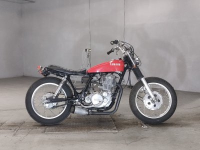 Yamaha SR400