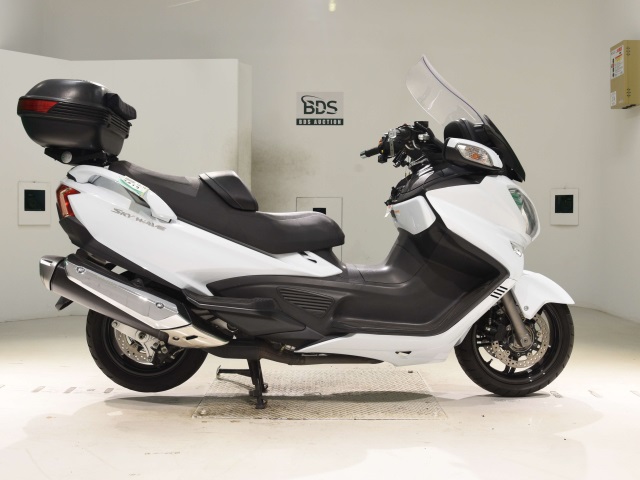 Suzuki SKYWAVE 650LX