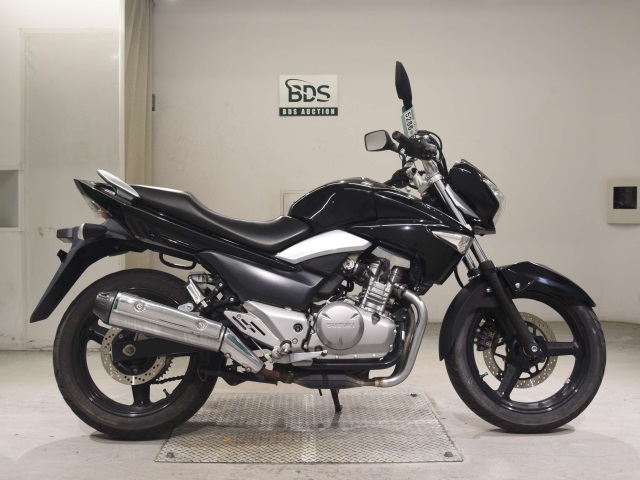 Suzuki GSR250