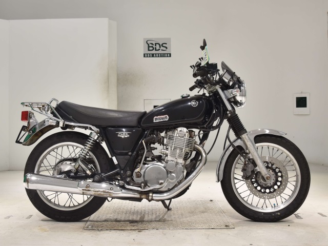 Yamaha SR400