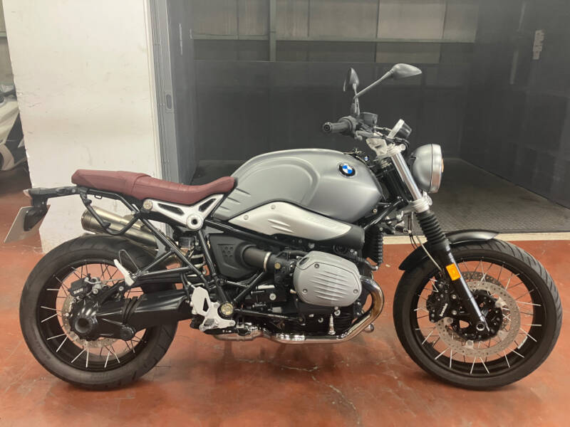 BMW R NINE T