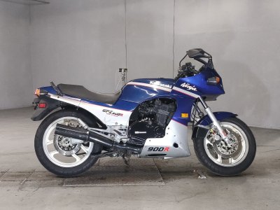 Kawasaki GPZ900R