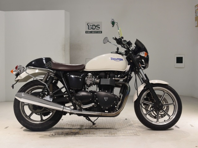 Triumph BONNEVILLE