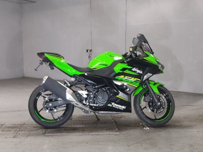 Kawasaki NINJA400