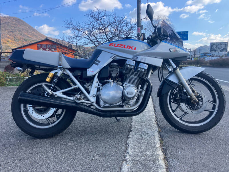 Suzuki GSX1100S KATANA