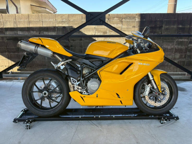 Ducati 848