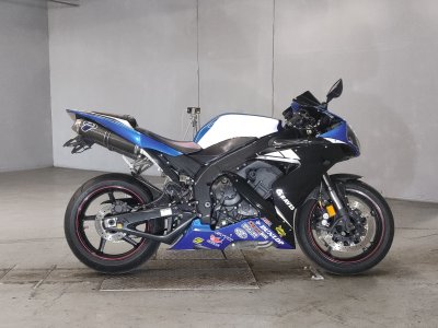 Yamaha YZF-R1