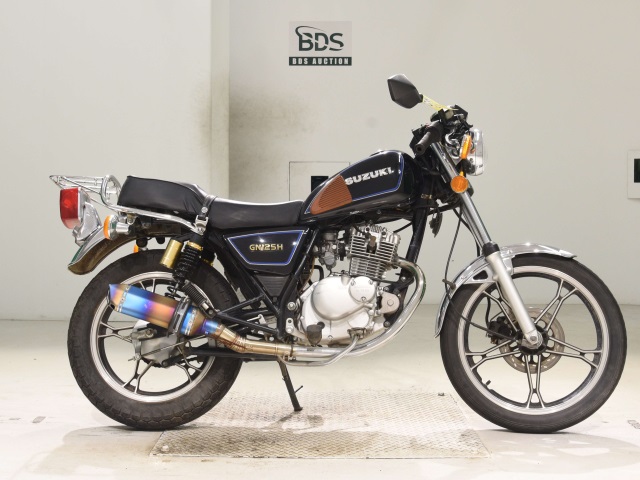 Suzuki GN125H