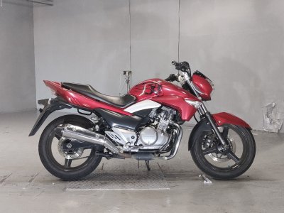 Suzuki GSR250