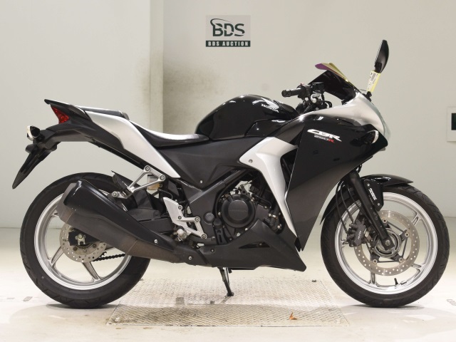 Honda CBR250RA