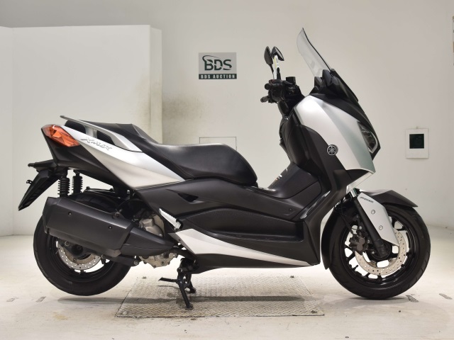 Yamaha X-MAX