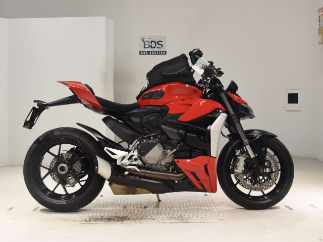 Ducati STREET FIGHTER V2