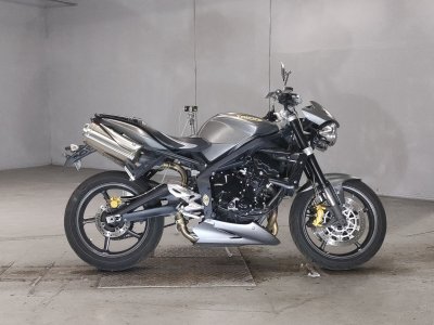 Triumph STREET TRIPLE R