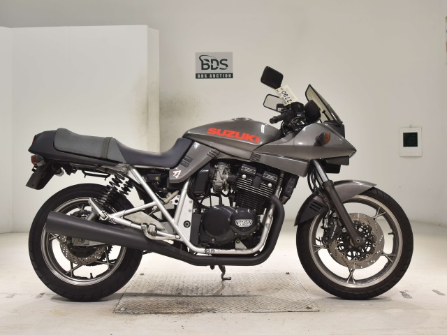 Suzuki GSX400S KATANA