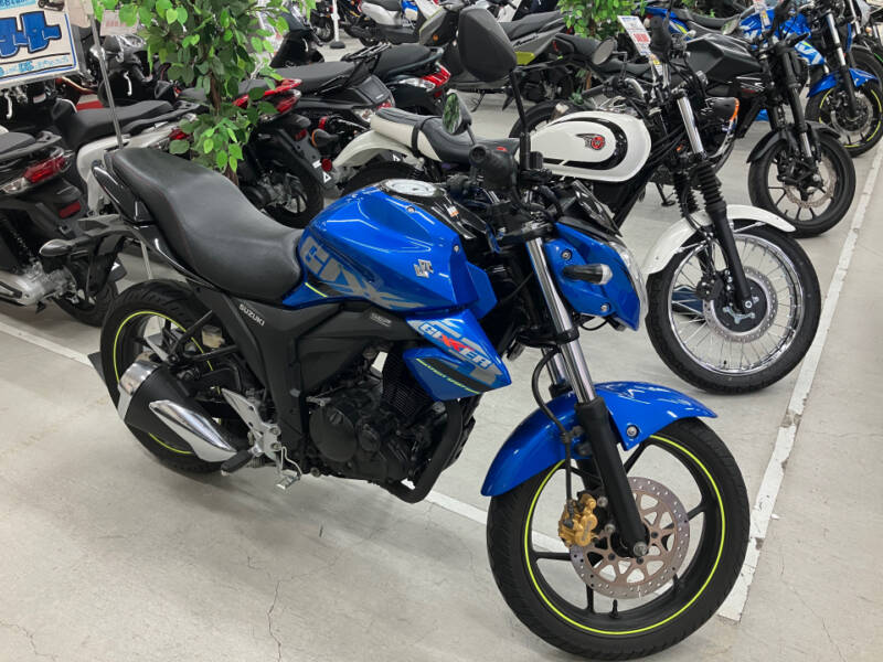Suzuki GIXXER150