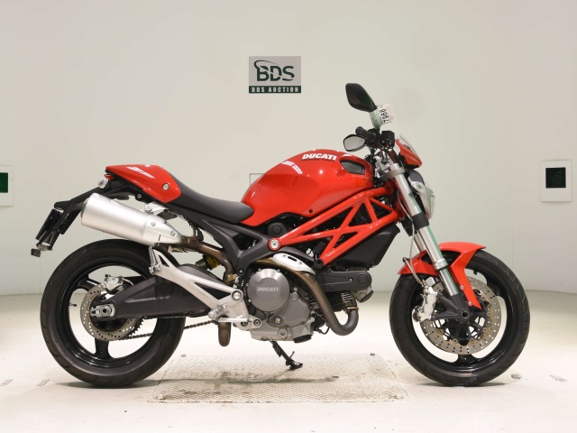 Ducati MONSTER 696