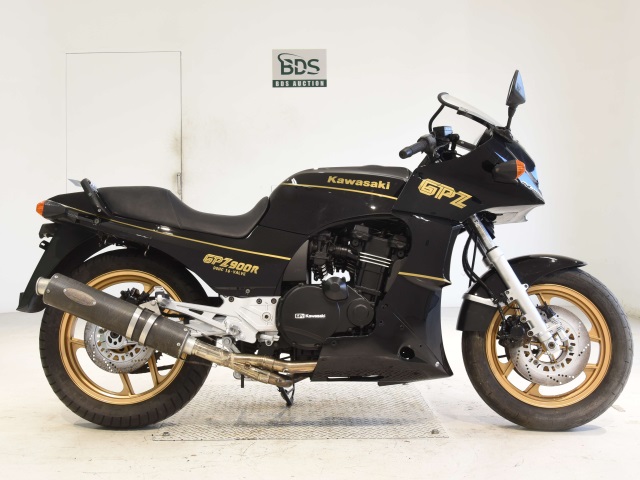 Kawasaki GPZ900R