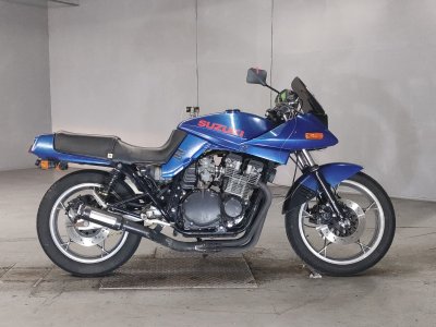 Suzuki GSX750S KATANA