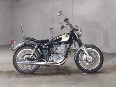 Yamaha SR400