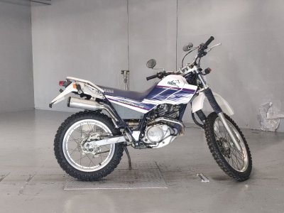 Yamaha SEROW XT225