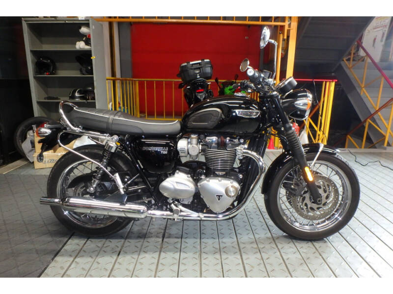 Triumph BONNEVILLE T120