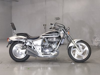 Honda MAGNA250