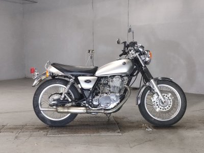 Yamaha SR400