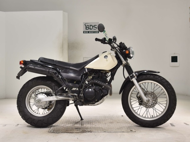 Yamaha TW225