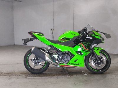 Kawasaki NINJA400