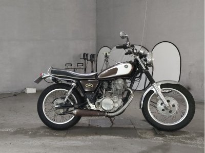 Yamaha SR400