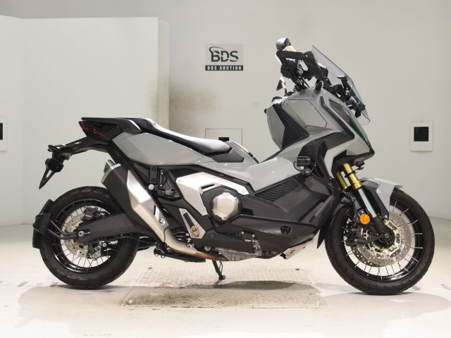 Honda X-ADV750-2