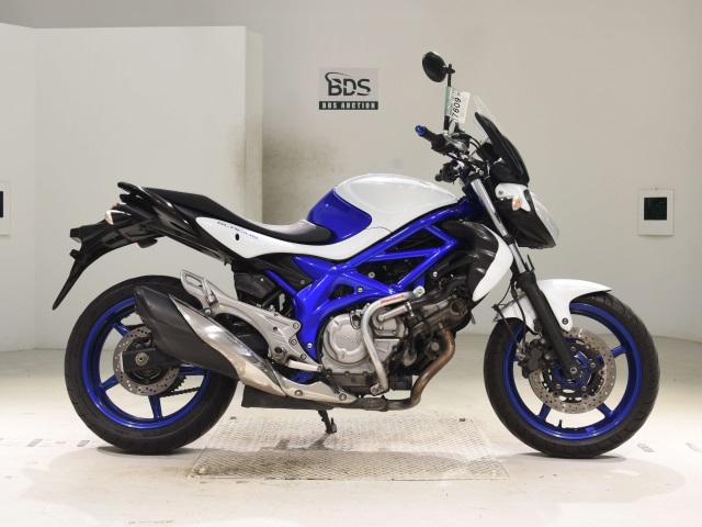 Suzuki GLADIUS SFV400