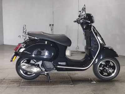 Vespa GTS150 SUPER