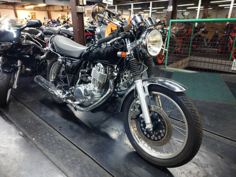 Yamaha SR400