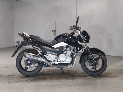 Suzuki GSR250