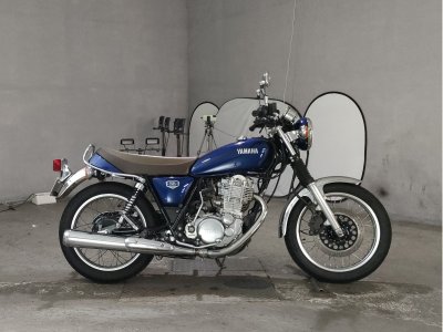 Yamaha SR400