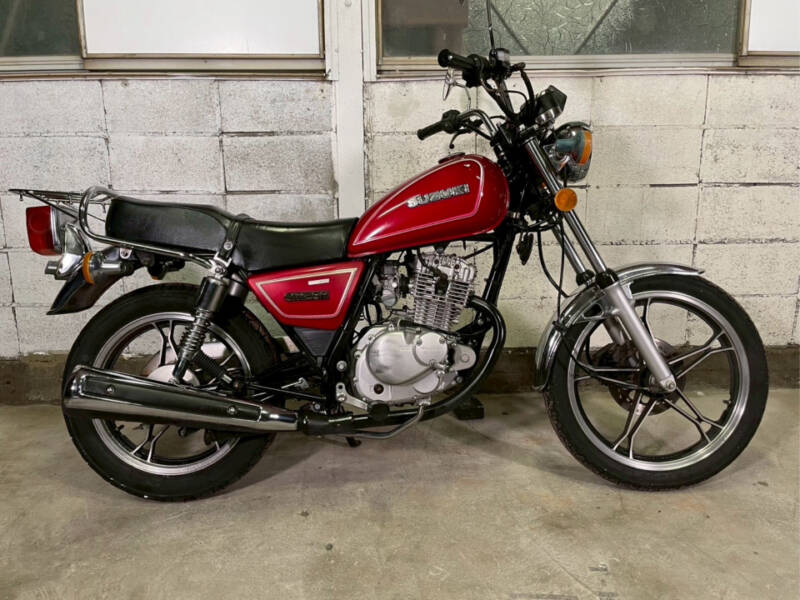 Suzuki GN125H