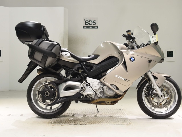 BMW F800ST